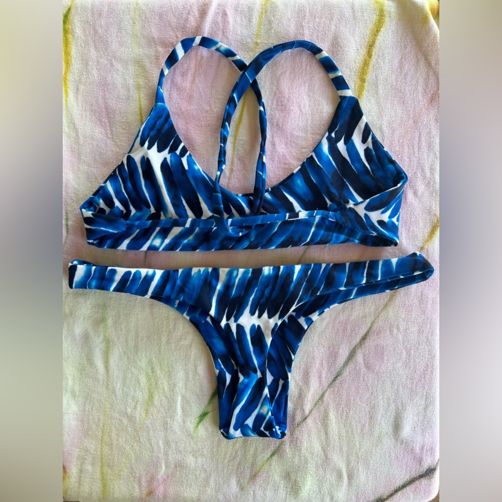 Olala Swimwear Set Blue Watercolor Bikini Top & Cheeky Brazilian Bottom Small - Picture 2 of 2